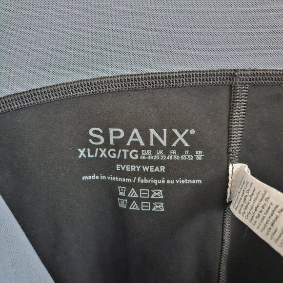 Spanx Booty Boost Active Bike Shorts, 8" Ladies Size XL - Picture 6 of 6